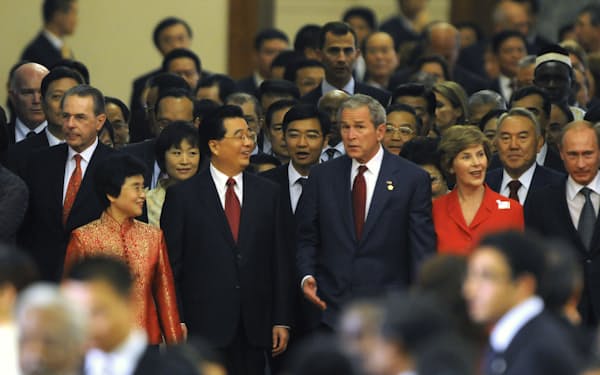 2008年の北京五輪ではブッシュ米大統領らが北京を訪れた＝ロイター