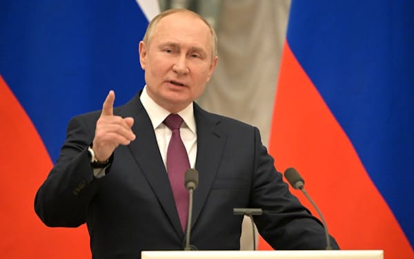プーチン氏は軍事的緊張を高めて米欧を交渉の場に引き出した（15日、モスクワ）＝ロシア大統領府提供