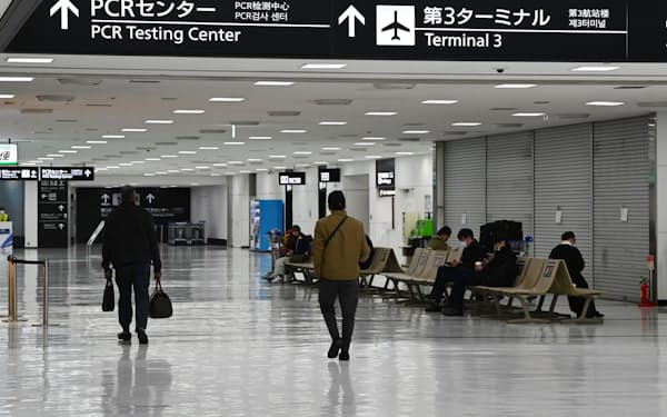 入国の上限5000人には日本人を含むため、外国人の入国は難しい状況が続く（成田空港）