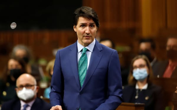 カナダ下院で話すトルドー首相（17日）=ロイター