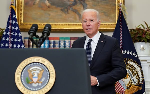 U.S. President Joe Biden prepares to deliver remarks on his administration's efforts to pursue deterrence and diplomacy in response to Russia’s military buildup on the border of Ukraine, from the White House in Washington, U.S., February 18, 2022.  REUTERS/Kevin Lamarque