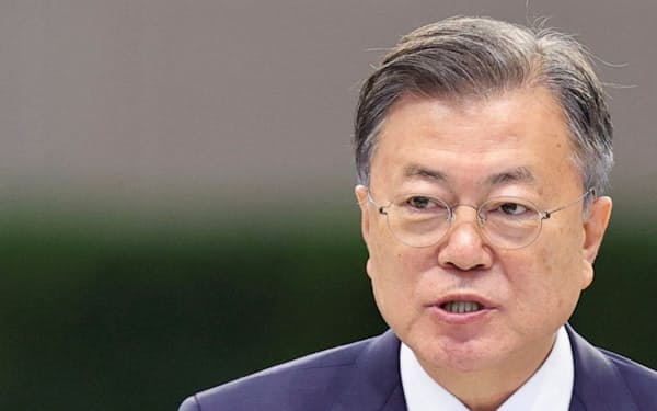 文在寅大統領は外交的解決を模索も、日韓協議は平行線=ロイター