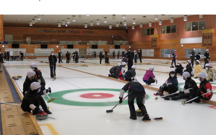 気分はカー娘 札幌のカーリング場 3月までいっぱい 日本経済新聞 気分はカー娘 札幌のカーリング場 3月までいっぱい 日本経済新聞