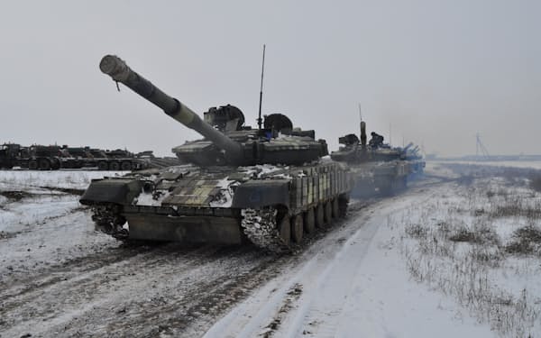 ウクライナはロシア軍の派兵に備えて非常事態宣言を２４日に全土で発令した＝ロイター