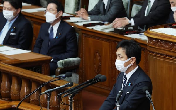 衆院本会議で22年度予算案への賛成討論をする国民民主党の玉木代表(22日)