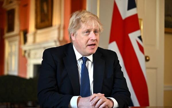 ジョンソン英首相は24日に軍事侵攻したロシアへの追加制裁を発表した（24日、首相官邸）＝ロイター