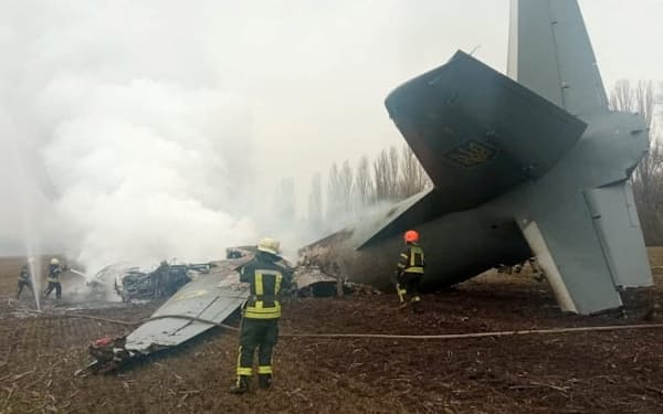 撃墜されたウクライナ軍機（24日）＝ロイター