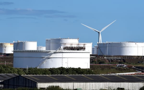 英南西部ウェールズの液化天然ガス（LNG）施設＝ロイター