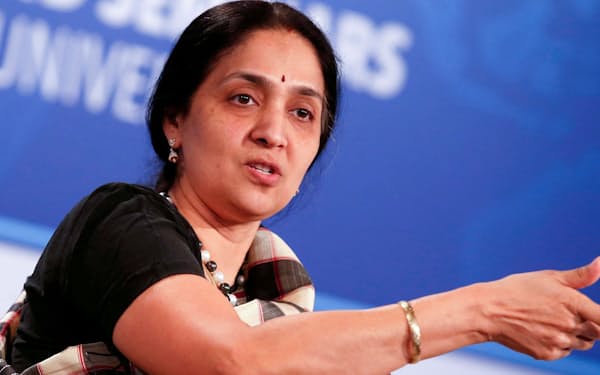 規制当局の調査を受けたNSEのチトラ・ラムクリシュナ元CEO(2014年、ワシントンでのIMF・世界銀行の会合)=ロイター