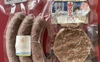 島根県の「おおち山くじら」からはイノシシ肉、長野県「かつらの丘ジビエ工房」からはシカ肉の加工品をお取り寄せ。どちらも冷凍で届く
