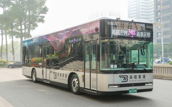 鴻海は3日、同社初のEVとなる路線バスを納入した(台湾南部・高雄市)