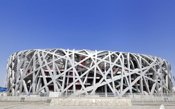 北京冬季パラリンピックの開会式が行われる国家体育場（3日、北京）＝共同