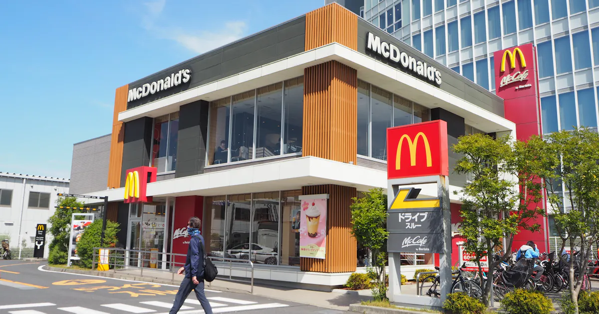 マック ハンバーガーなど値上げ 14日から10 円 日本経済新聞 マック ハンバーガーなど値上げ 14日から10 円 日本経済新聞