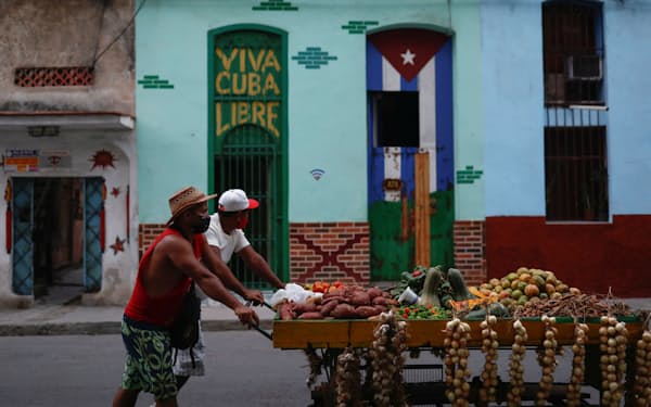 在キューバ米大使館は停止していたビザの手続きを一部再開する（ハバナ）=ロイター
