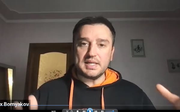 インタビューに応じたウクライナのボルニャコフ・デジタル転換副大臣（5日、ビデオ会議画面）