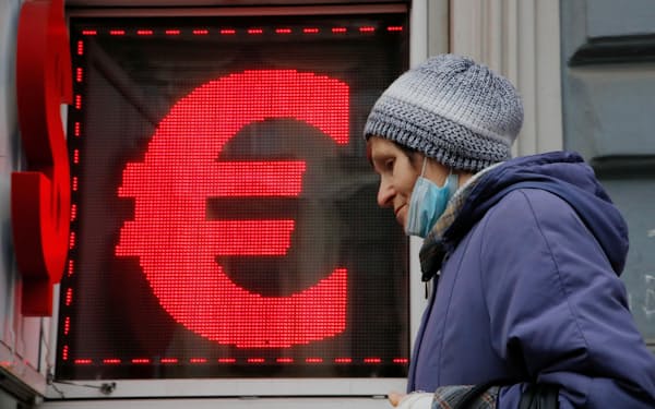 ユーロが幅広い通貨に対して下落している＝ロイター