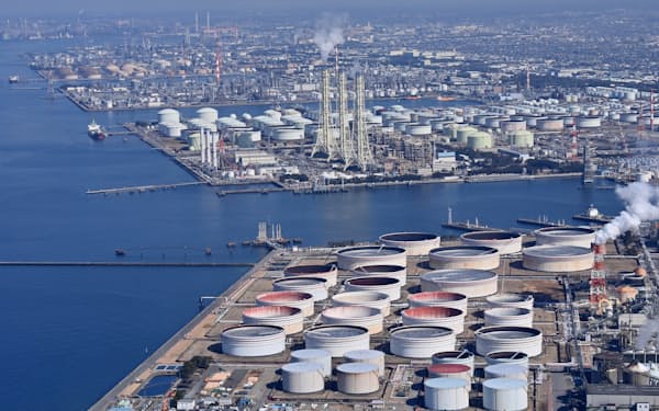 石油・化学系のプラントやコンビナート、製鉄所が連なる京葉工業地域