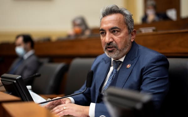 アミ・ベラ氏は下院外交委員会で小委員長を務める(2021年3月)=ロイター