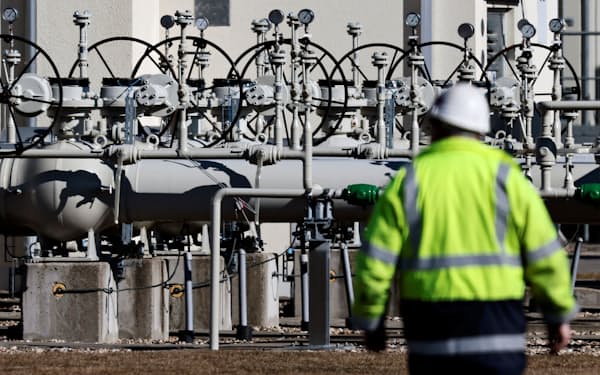 ドイツがロシアから天然ガスの供給を受けるパイプラインの関連施設＝ロイター