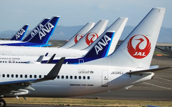 羽田空港に駐機する日本航空や全日空の機体