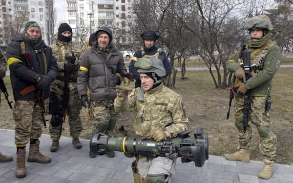 ロシアに侵攻されているウクライナでは多くの兵器が使われている＝ＡＰ