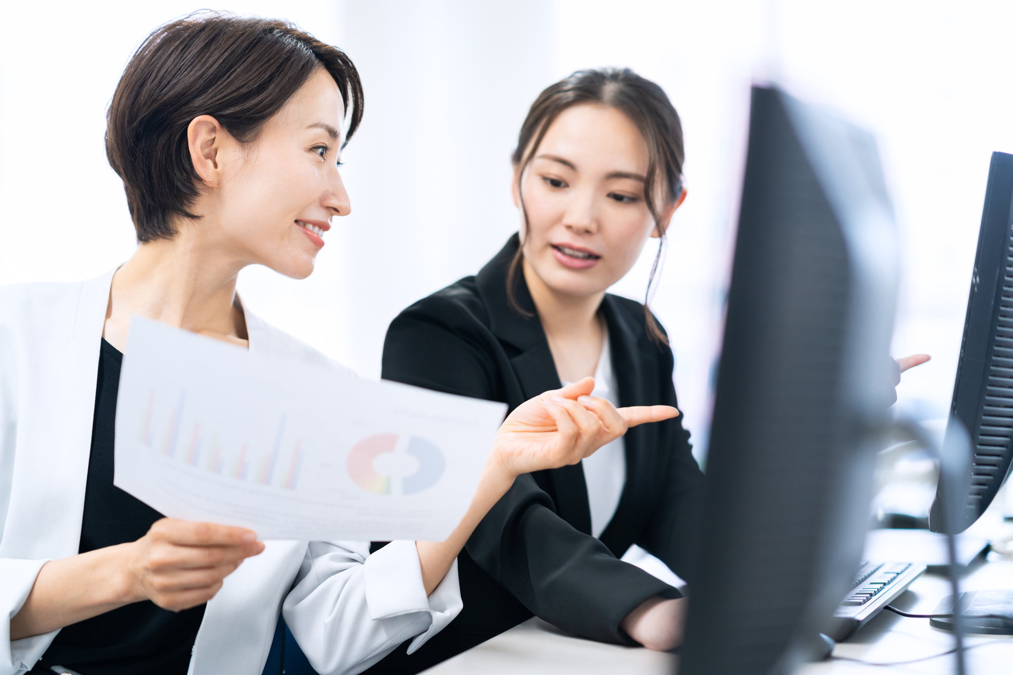 人間の相性はなかなか変えられません。もちろん時間をかけることで育つ新人もいますが、トレーナーとの相性が合わずいつまで待っても状況は変わらないこともあります(写真はイメージ)=PIXTA