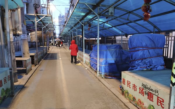中国で都市封鎖により閉鎖された市場（11日、吉林省長春市）＝ＡＰ