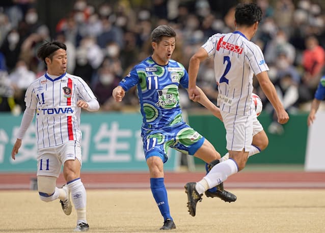 カズ先発の鈴鹿 青森破り白星発進 Jfl開幕 日本経済新聞 カズ先発の鈴鹿 青森破り白星発進 Jfl開幕 日本経済新聞