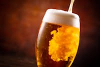自身の健康を大切にするならば、若い頃と同じように飲み続けることはできない(写真はイメージ=PIXTA) 自身の健康を大切にするならば、若い頃と同じように飲み続けることはできない(写真はイメージ=PIXTA)