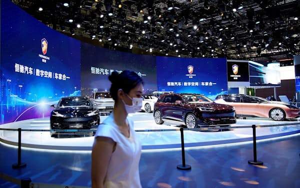 半導体の品不足が薄れた自動車の生産が伸びた（2021年4月、上海国際自動車ショー）＝ロイター