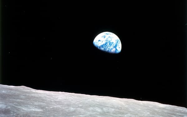 地球と月（NASA提供）