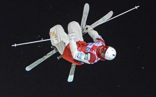 堀島行真 川村あんりv モーグルw杯 五輪代表確実に 日本経済新聞 堀島行真 川村あんりv モーグルw杯 五輪代表確実に 日本経済新聞