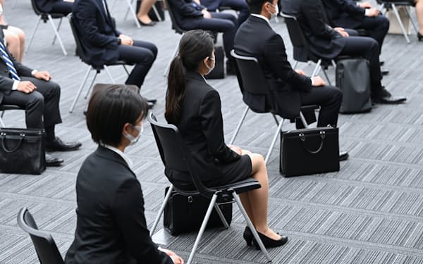 構造的な人手不足を受け、企業は労働力の確保に動く(2021年4月、東京都千代田区)