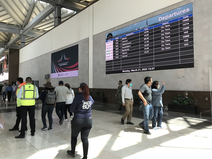 メキシコ 首都近郊の新空港が開業 投資効果に疑問の声 日本経済新聞 メキシコ 首都近郊の新空港が開業 投資効果に疑問の声 日本経済新聞