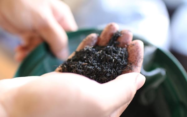 トーイングは植物の燃えかすを使って人工土壌を開発している