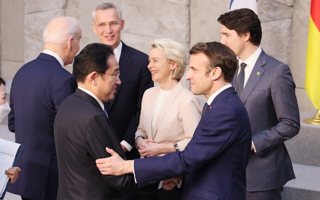 首相、対ロ追加制裁を表明 G7首脳会議 - 日本経済新聞