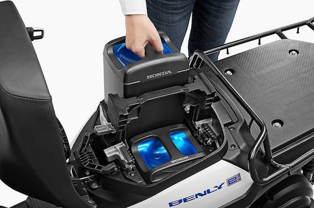 給油所で電動バイクの電池交換 Eneosやホンダなど新会社 日本経済新聞 給油所で電動バイクの電池交換 Eneosやホンダなど新会社 日本経済新聞