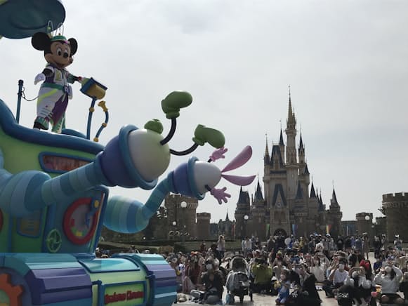 ディズニー ホテル開業やイベント拡大 集客増に弾み 日本経済新聞 ディズニー ホテル開業やイベント拡大 集客増に弾み 日本経済新聞