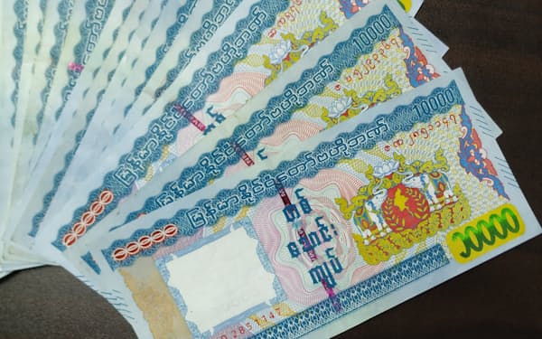 ミャンマーの通貨「チャット」はクーデター以降大きく下落している