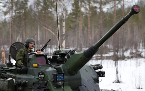 ３月にノルウェーで行われたＮＡＴＯの軍事演習にはスウェーデン軍やフィンランド軍も参加した＝ロイター