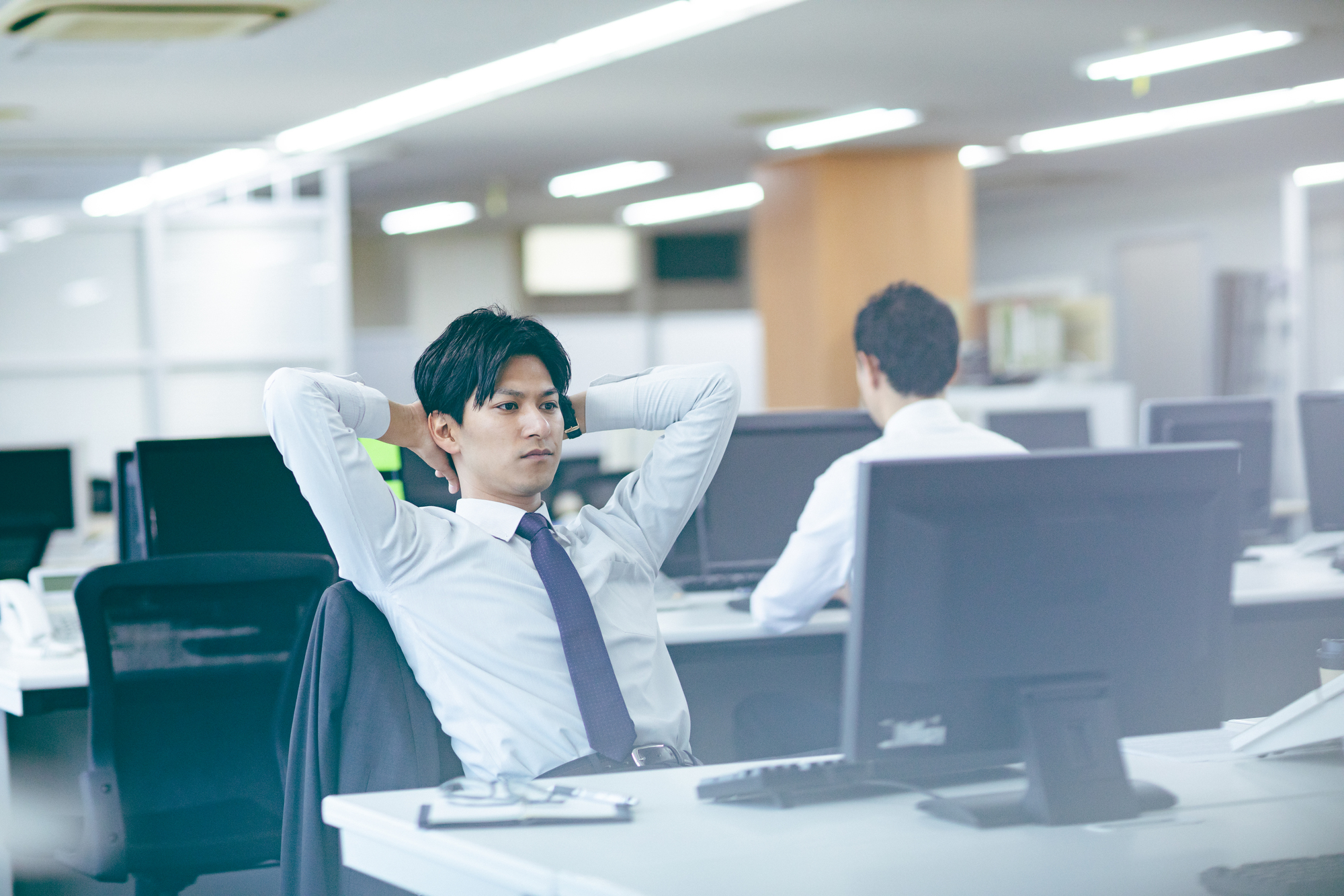 自信のなさを抱えているのは男性管理職も同じだ(写真はイメージ=PIXTA)
