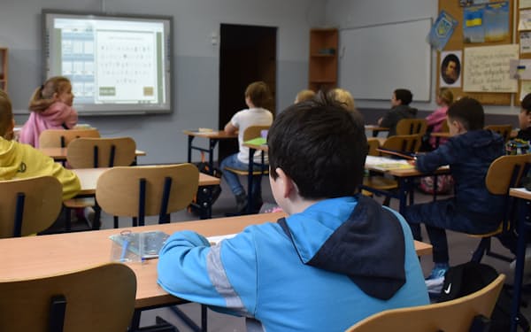 ポーランド語の基礎を学ぶ「予備学級」（ワルシャワ第221小学校）
