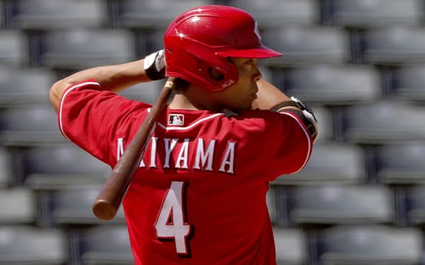 レッズの秋山翔吾 開幕ベンチ外れる オープン戦不振 日本経済新聞 レッズの秋山翔吾 開幕ベンチ外れる オープン戦不振 日本経済新聞