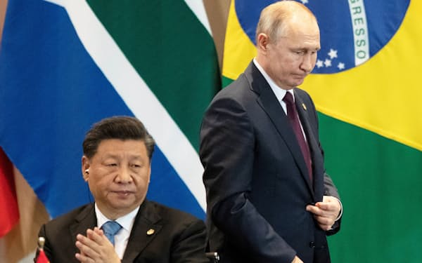 中国とロシアはＢＲＩＣｓの勝ち組と負け組（中国の習国家主席(左)とロシアのプーチン大統領）＝ロイター