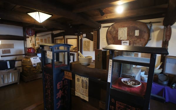 漢方の薬として長く服用された「日本丸」をはじめ、医薬品の歴史が詰め込まれている（大分県日田市）
