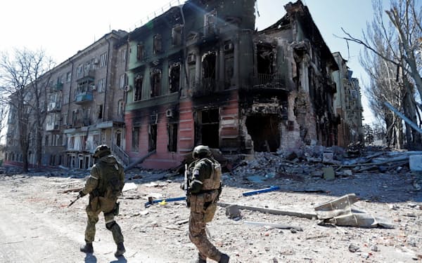 ウクライナ南東部マリウポリは激しい攻撃を受けている（７日）＝ロイター