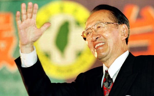 台湾の民主化に大きく貢献した彭明敏氏が８日、死去した（96年3月）＝ロイター
