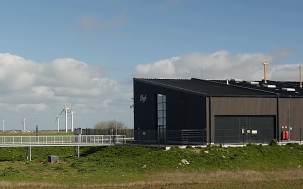 三井物産と仏ライフは風力発電による「グリーン水素」の生産で連携する（仏西部で稼働中の生産設備）