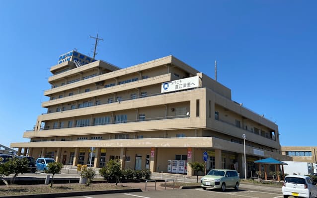 直江津港発着で佐渡島の金巡り 佐渡汽船 29日から 日本経済新聞 直江津港発着で佐渡島の金巡り 佐渡汽船 29日から 日本経済新聞