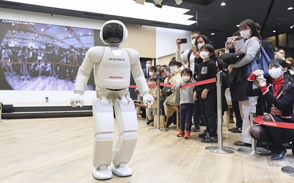 ホンダの人型ロボット「ASIMO（アシモ）」＝共同